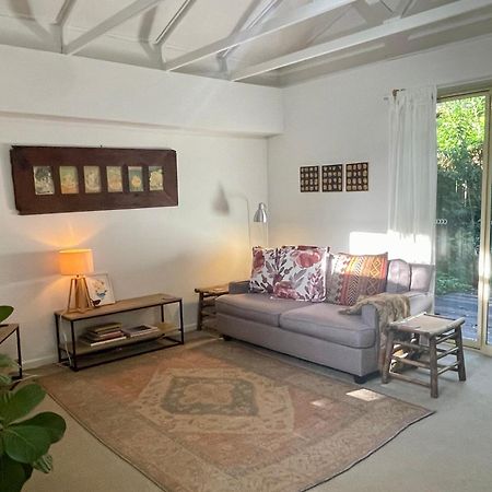 Lilli Pilli Guesthouse ไบรอนเบย์ ภายนอก รูปภาพ