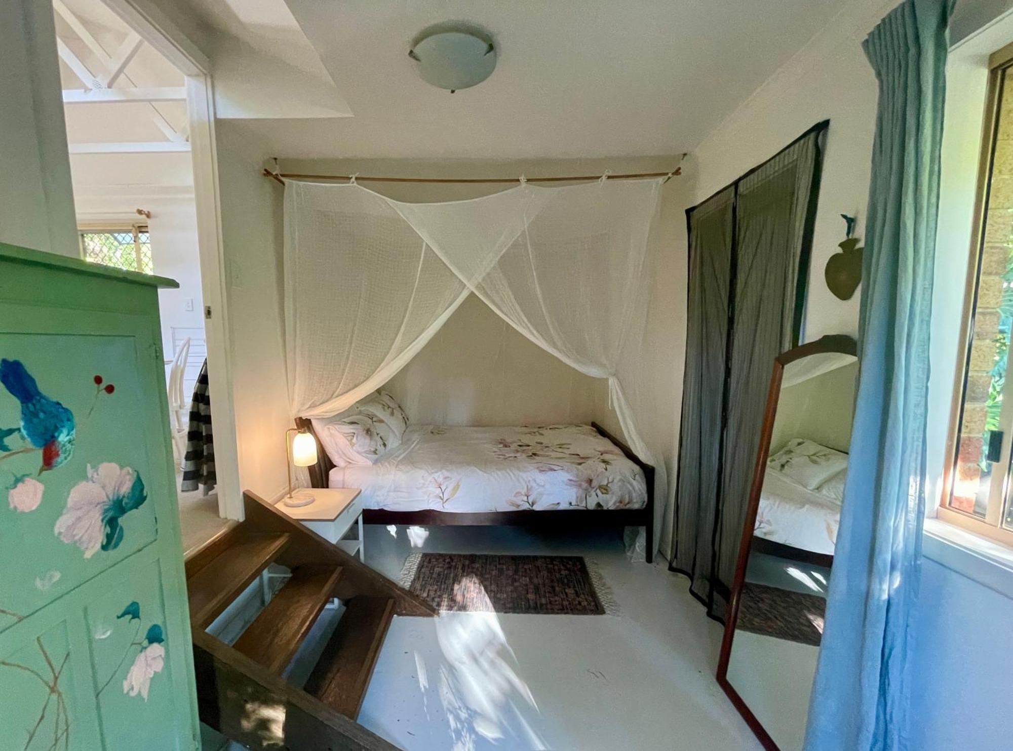 Lilli Pilli Guesthouse ไบรอนเบย์ ภายนอก รูปภาพ