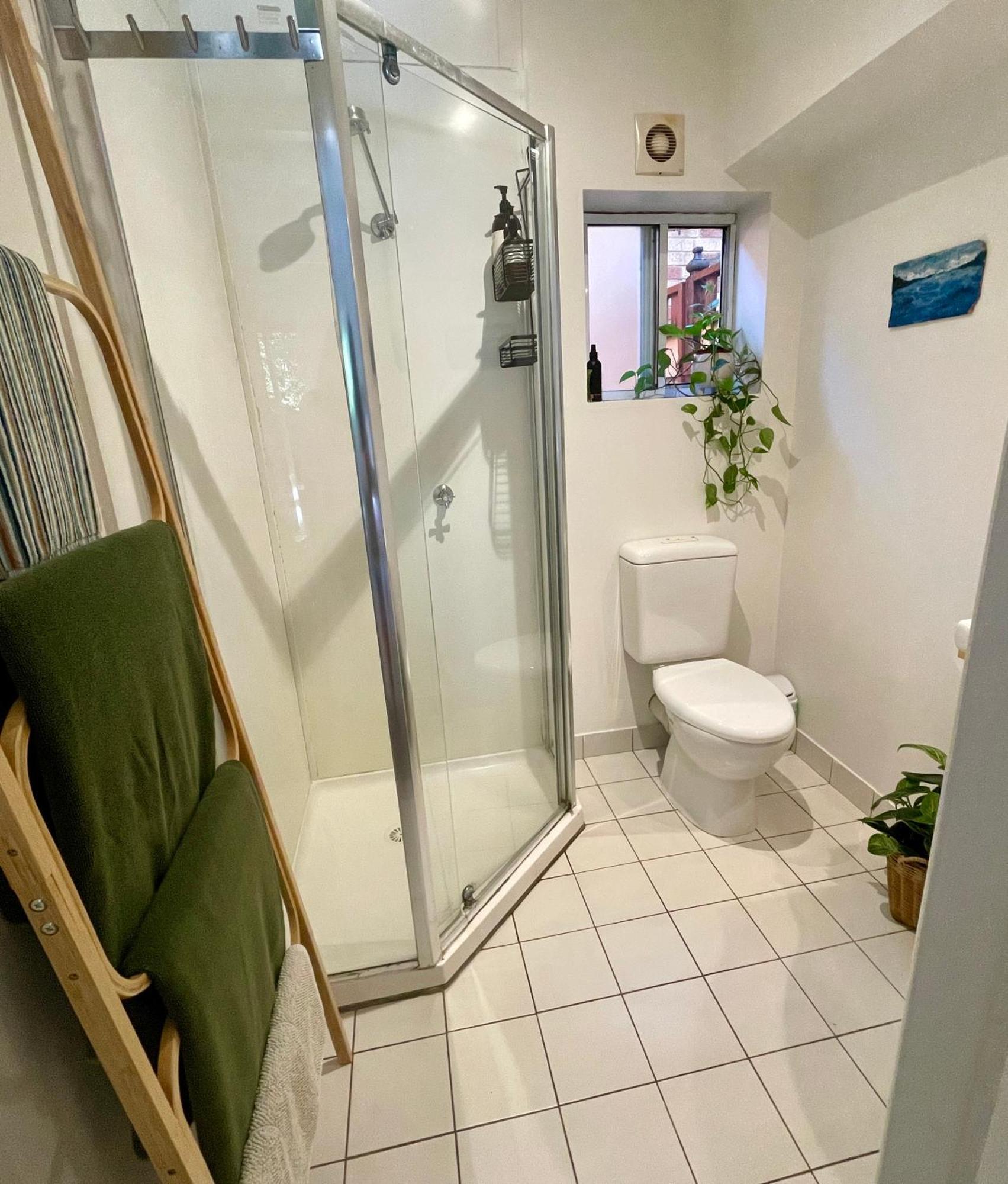 Lilli Pilli Guesthouse ไบรอนเบย์ ภายนอก รูปภาพ